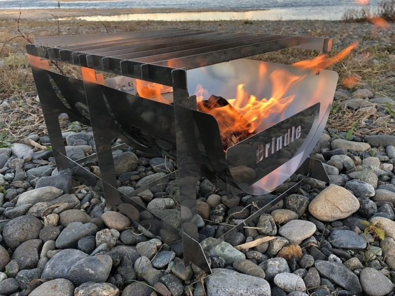軽量コンパクトな焚き火台「BurnMore」の使用レポート｜耐荷重10kgで40cmの薪にも対応