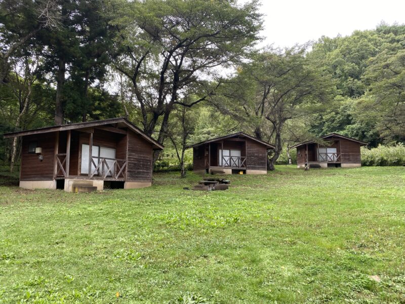和平公園キャンプ場の山の家